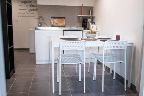 Appartement Le Jutini Caunes-Minervois Exterior photo