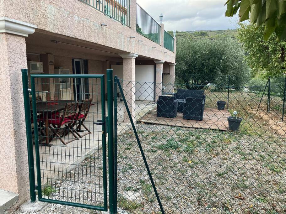 Appartement Le Jutini Caunes-Minervois Exterior photo